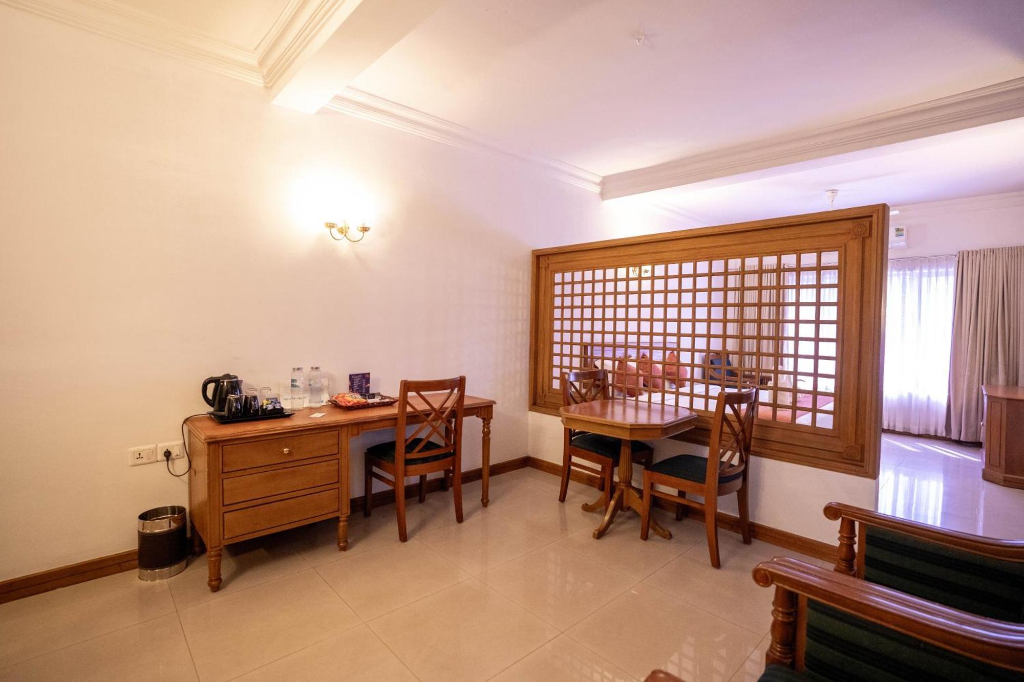 Casino Hotels Ltd Thrissur Екстериор снимка